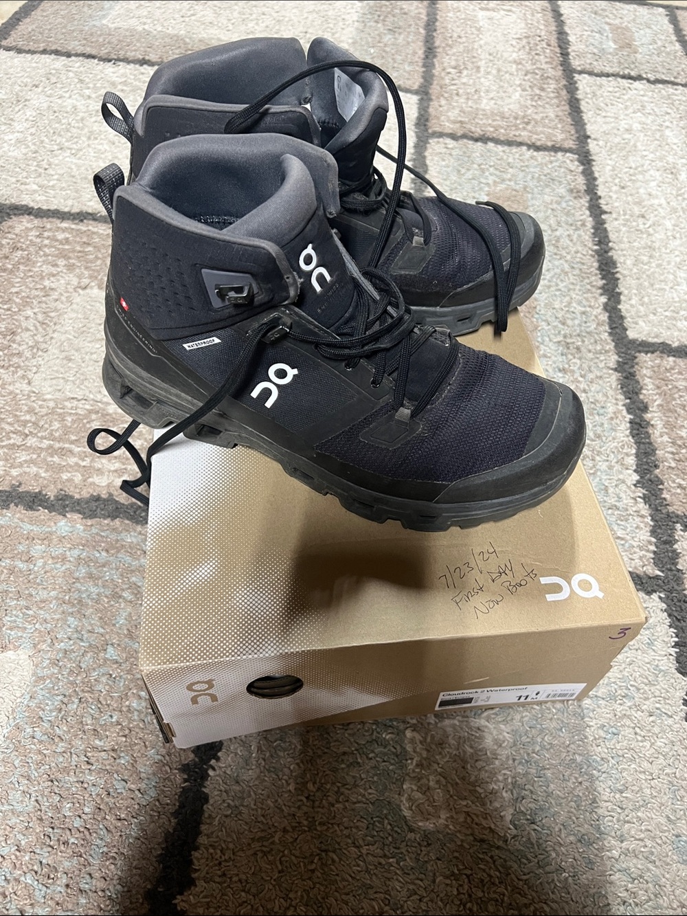 On Running Men's Black High-Top Trail Boots